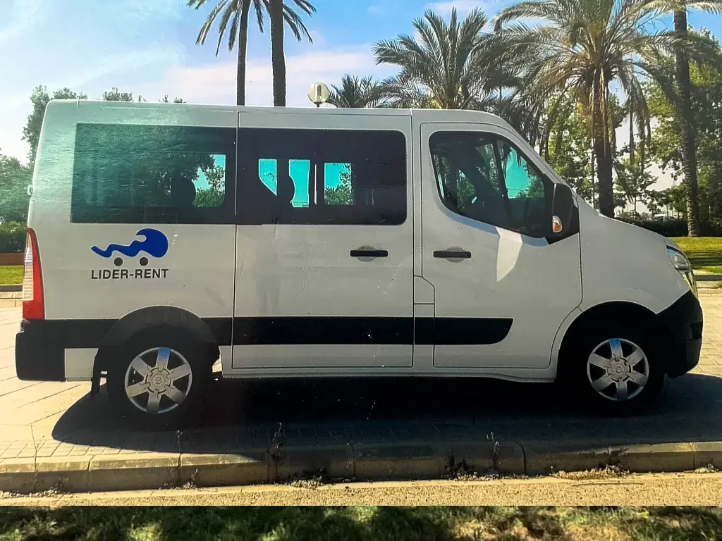 Citroën de 9 plazas de alquiler en Valencia disponible en Líder-Rent