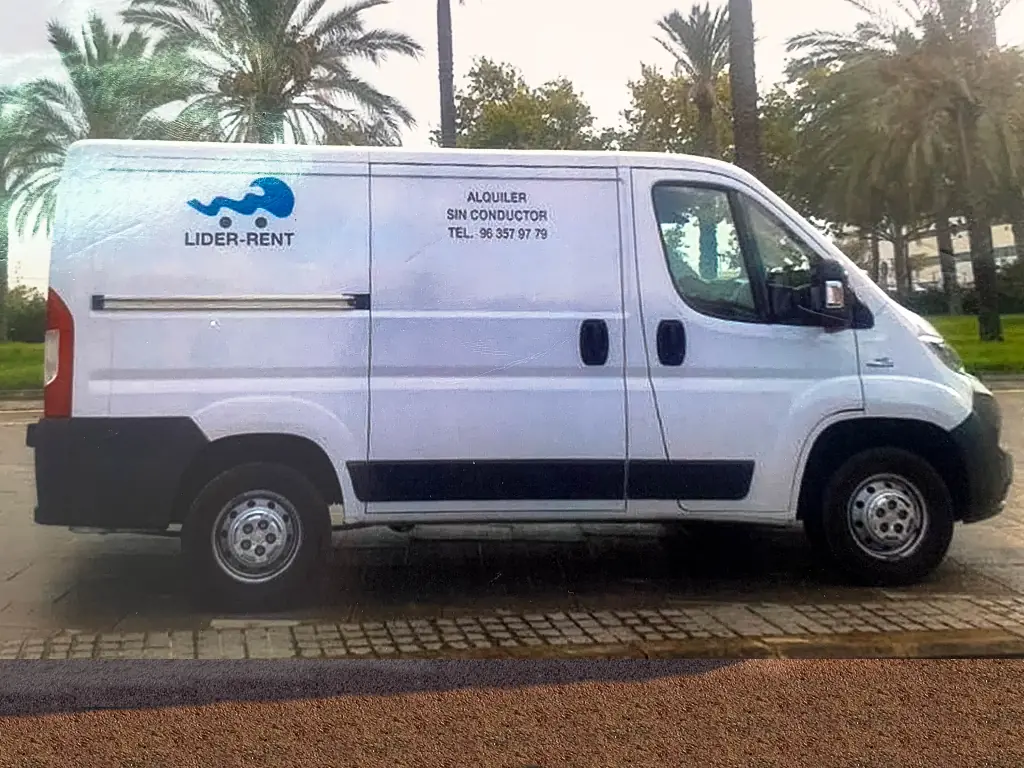 Fiat Ducato de alquiler en Valencia de Líder-Rent