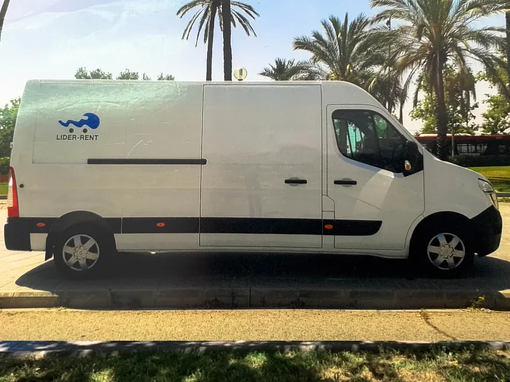 Nissan NV400 de 3,75 metros de alquiler en Valencia de Líder-Rent